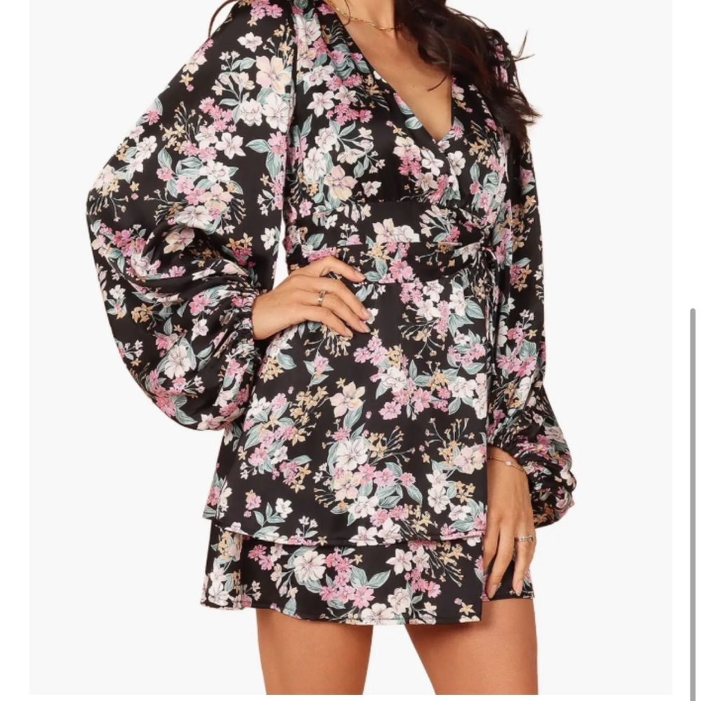 Petal & Pup NWT Reine Puff Sleeve Mini Dress - Black Floral